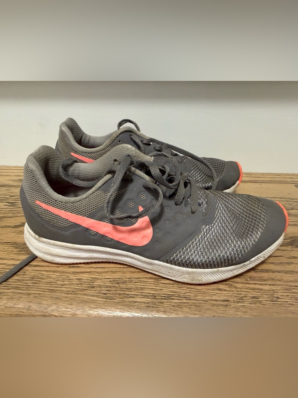 Nike Downshifter 7 Running Shoes | Youth 3.5Y | Grey/Coral